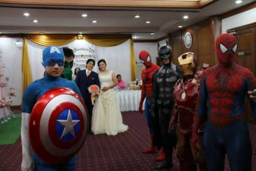 結婚式にコスプレ スーパーヒーローたちが大結集 バンコク竹亭日記 楽天ブログ