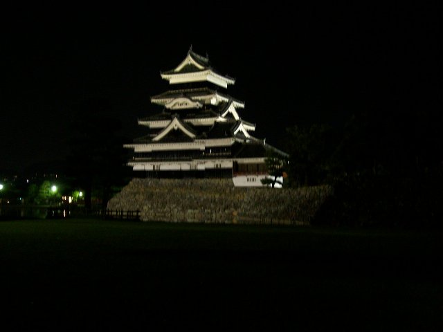 夜の松本城.jpg