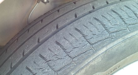 タイヤのひび割れはどこまでが車検許容範囲か Thunderbolt 楽天ブログ