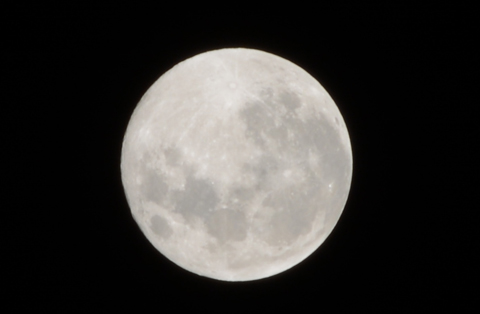 moon_140909.jpg