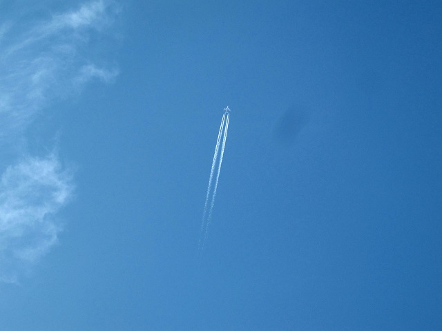 飛行機雲2.JPG
