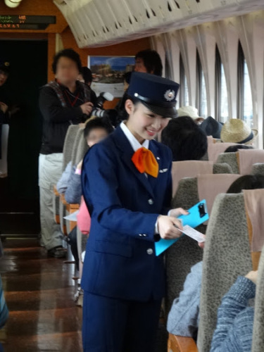 Nmb48 小笠原茉由 南海電鉄とのコラボ企画 小笠原特急 に 一生の宝物になりました ルゼルの情報日記 楽天ブログ