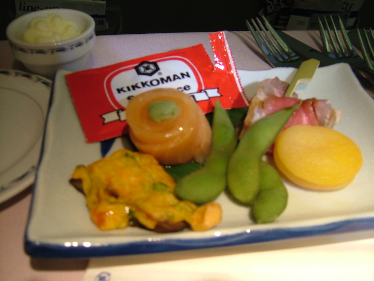 和食前菜、この前にスモークサーモンと鮭の蒸したのが出た.JPG