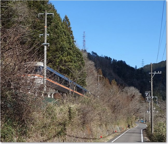 26通過する「ひだ」