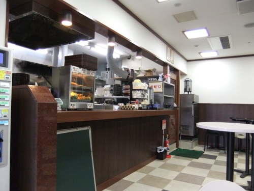 かしわや三軒茶屋店の店内20121102.JPG