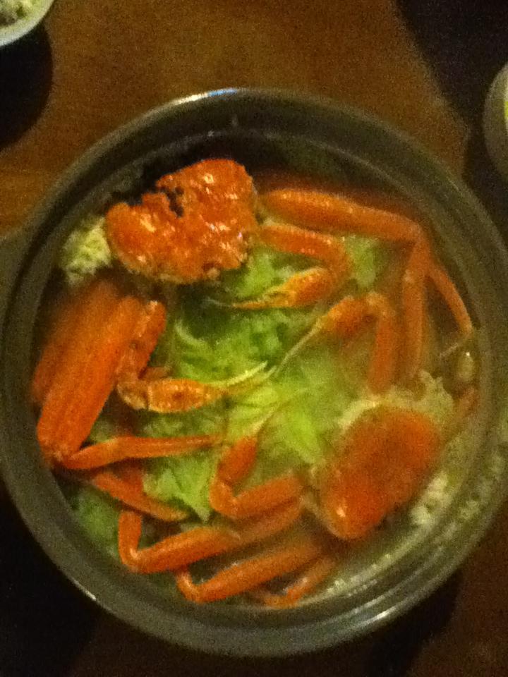 城崎の父から先日カニをもらいました。今夜ようやくカニ鍋です。