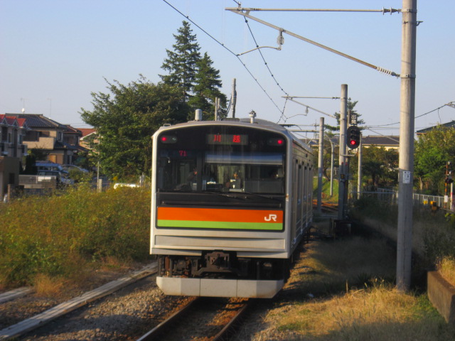箱根ヶ崎をでる電車