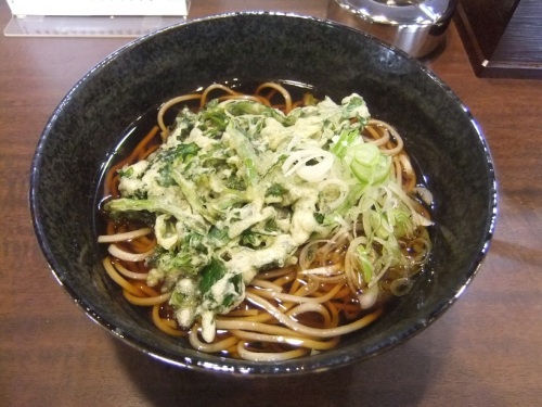 東伊興３丁目・とらやの春菊天そば１