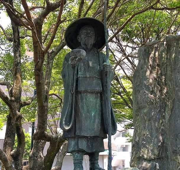 Hofu_Santoka's_statue.jpg