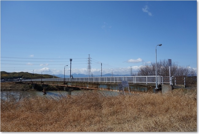 75員弁川にかかる金井橋です