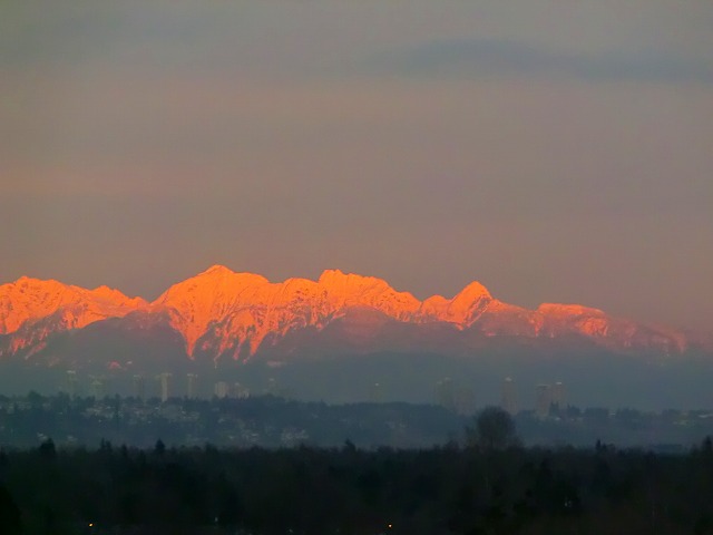 13 夕陽の山.jpg