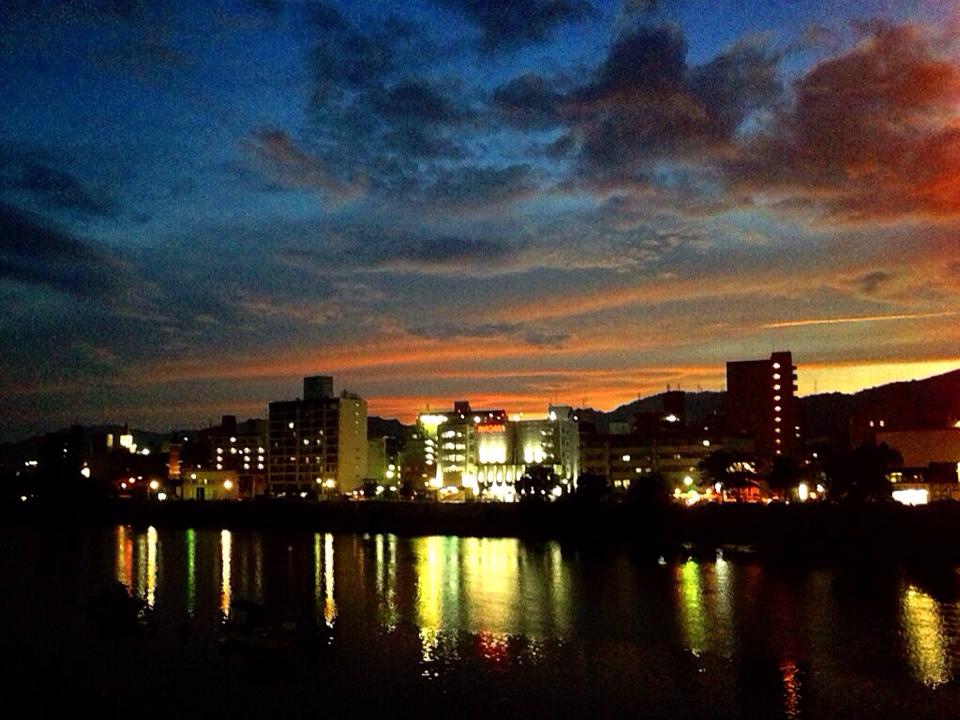 たそがれの太田川.jpg