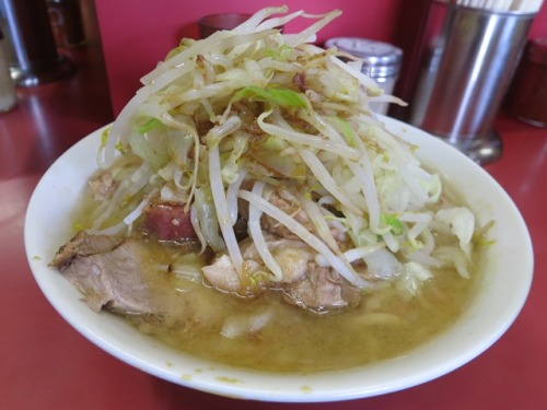 20130911_ラーメン二郎 ひばりヶ丘駅前店ラーメン豚入りweb.JPG