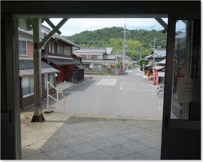 01新八日市駅から