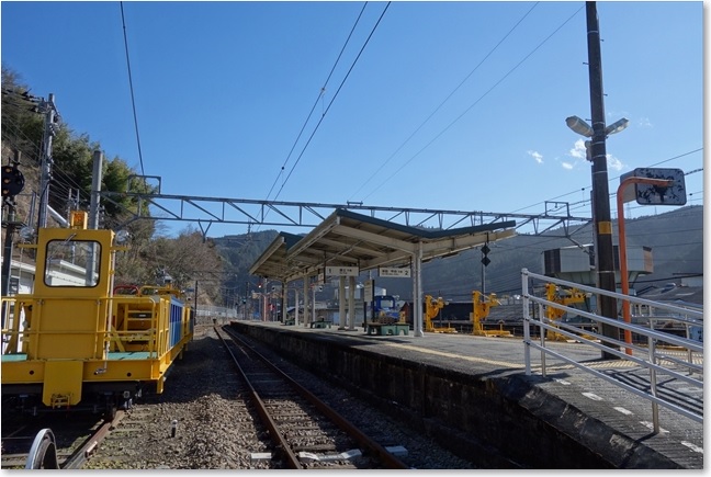35構内踏切から