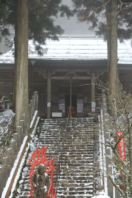 雪の転法輪寺bl.jpg