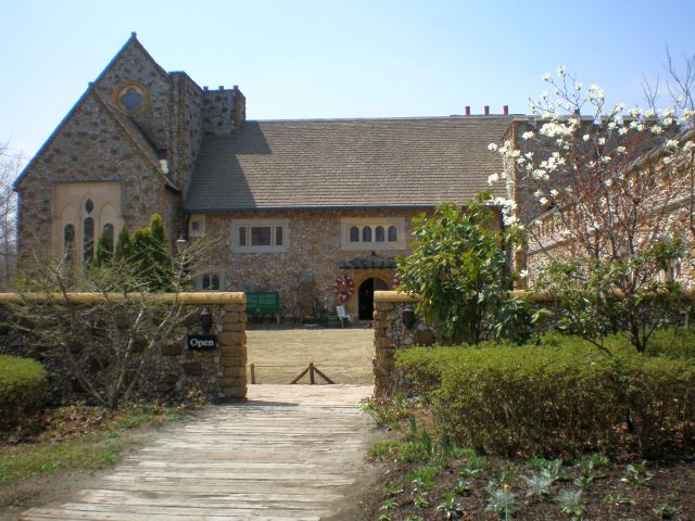 090413staindglassmuseum.jpg