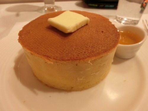 雪の下　発酵バターのパンケーキ.jpg
