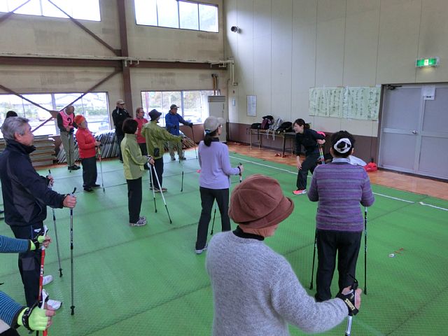 室内でレクチャー.jpg
