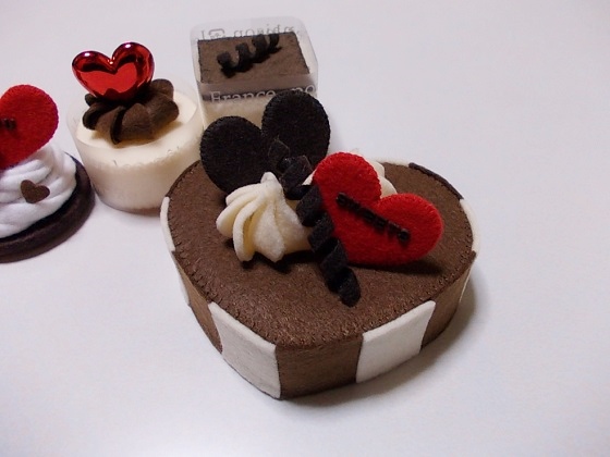 ハートのショコラケーキ&バレンタインプティフール3種SET