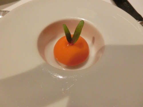 ＣＲＯＷＮ　アミューズ　人参とマスタードのムース.jpg