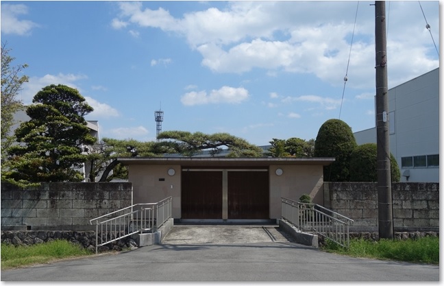 46なんだかすごい門