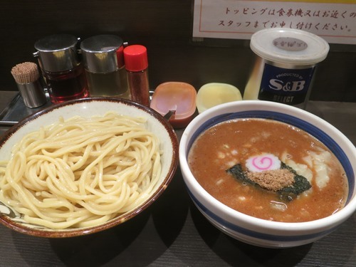 20150706_東池袋大勝軒 南池袋店_濃厚魚介つけ麺にワンタン.JPG