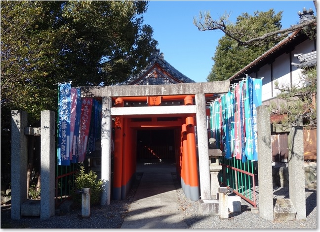 102境内の稲荷社