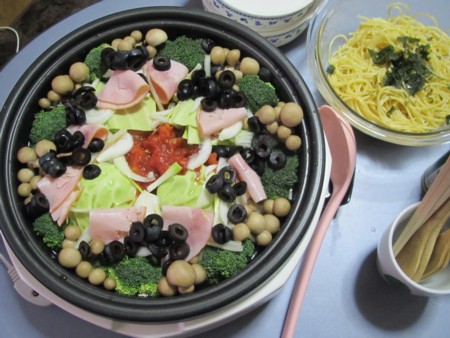 0205 缶トマト缶オリーブのパスタ鍋 (1).JPG