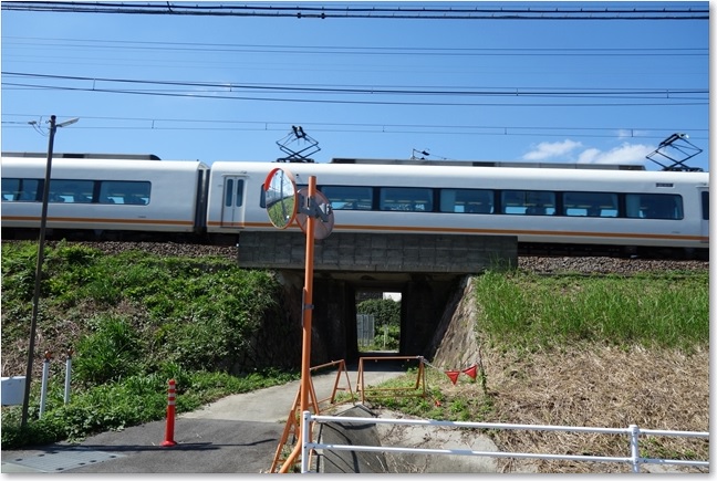 39架道橋とアーバンライナー