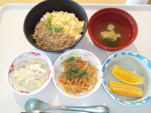 三色丼.jpg