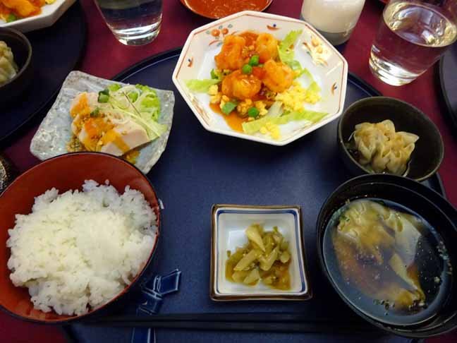 船の食事 (3).JPG