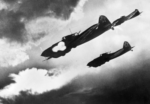 RIAN_archive_225_IL-2_attacking.jpg