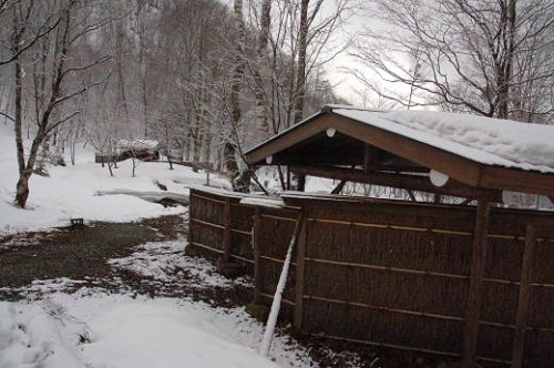 15.42　手前が普通、遠くが立ち湯s.jpg