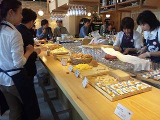 日本ワインを愛する会総会兼懇親会　日本のチーズ