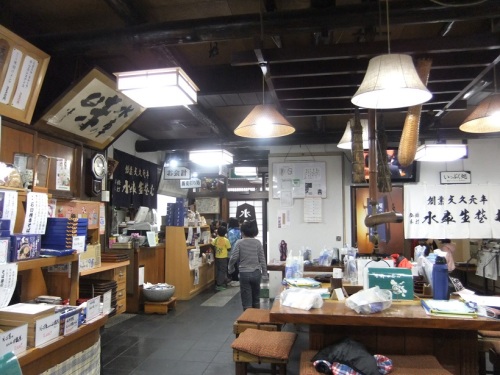 水車生そば＠天童の店内