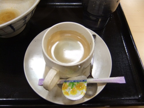 富士そば上野店＠上野駅前のコーヒー20130115.JPG