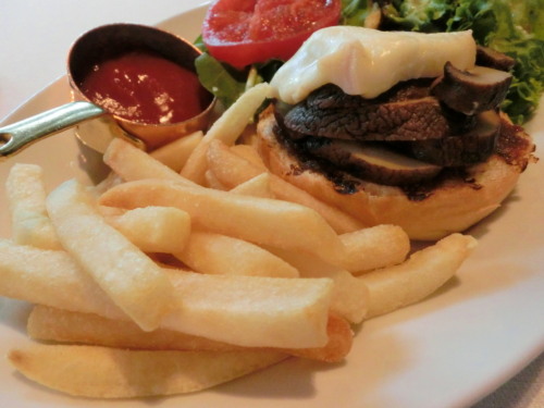 ポートベロ マッシュルーム バーガー　側面.jpg