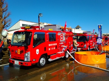 稲城市の消防車