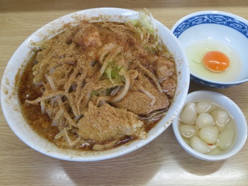 20170121_ラーメン二郎栃木街道店_ラーメン豚入り、カツオくん、生玉子、岩下のピリ辛らっきょう.JPG