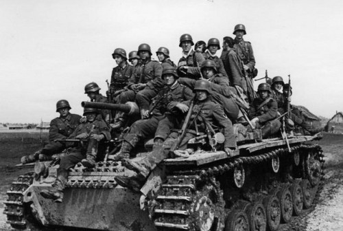 Panzer III ﾐｱﾐｰﾐｺ ﾑびﾐｰﾐｽﾑ・ｿﾐｾﾑﾑひｸﾑﾐｾﾐｲﾐｺﾐｸ ﾐｽﾐｵﾐｼﾐｵﾑ・ｺﾐｸﾑ・ﾐｲﾐｾﾐｹﾑ・ｺ ﾐｰﾑﾐｼﾐｸﾐｸ (ﾐﾐｾﾑ・・ｸﾑ・1942).jpg