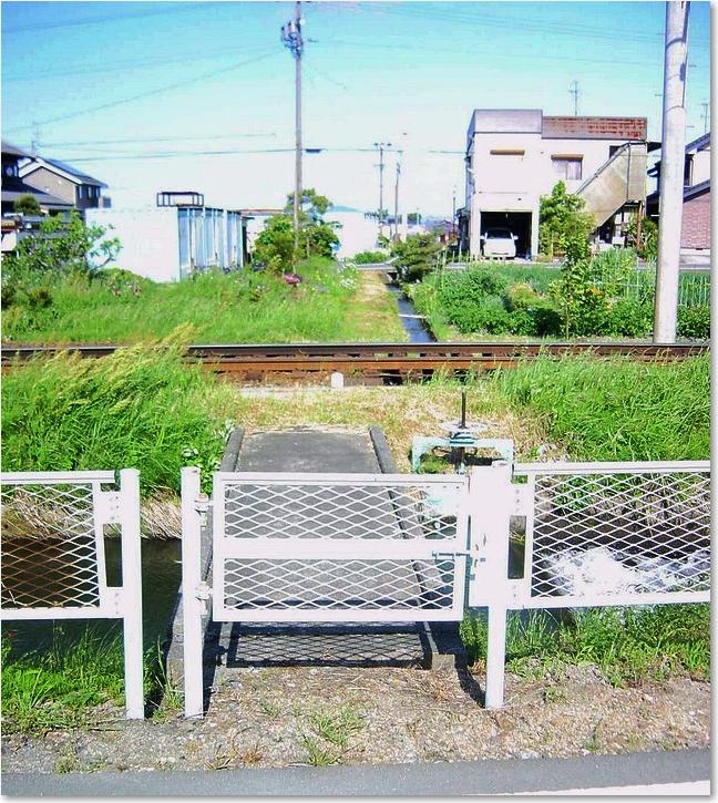 37この橋の行く手には・・・