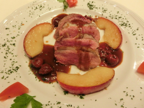 東京會舘　鴨肉 ポワレ　ベリーの香り.jpg