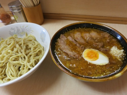 20120811_ラーメン二郎京成大久保店つけ麺少なめブタ入りweb.JPG