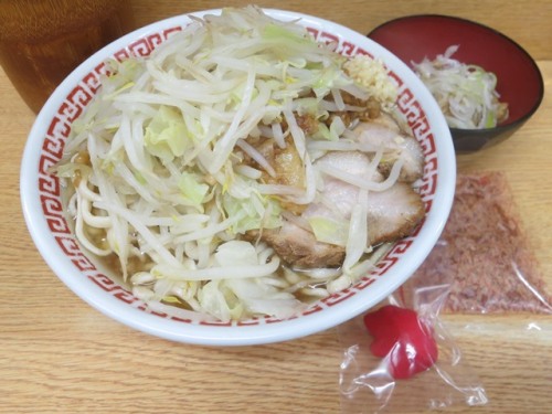 20160102_ラーメン二郎環七新代田店_小豚ラーメン、納豆味噌ネギ付他.JPG