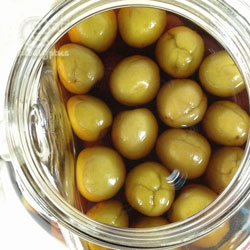 130715 黒糖梅酒 漬け始めて約１ヶ月半、かき混ぜ前