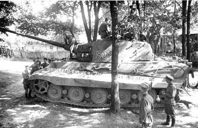 Tiger_2_tank_502_2.jpg