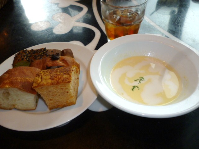 2014.8.11フラさんとランチ１.JPG