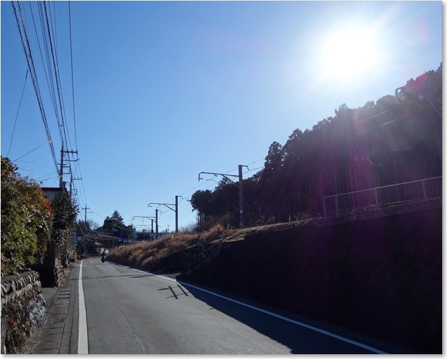 42やっと線路沿いを