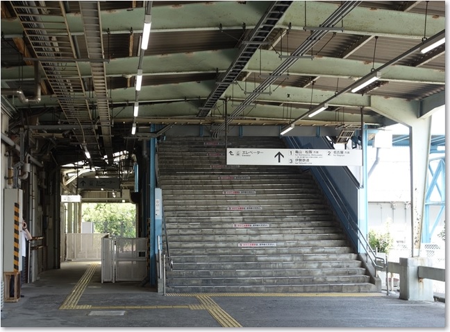 149エレベーターを使います